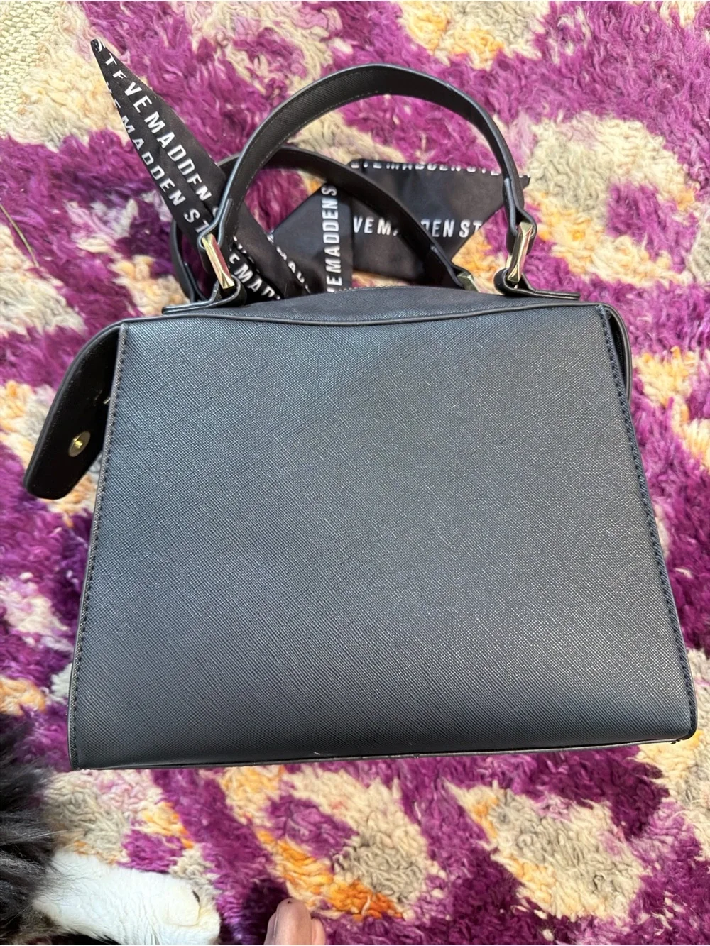 Steve Madden compact structured